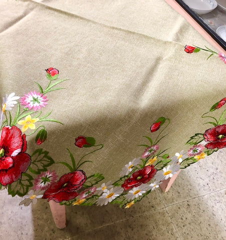 Poppies and Daisy Light Green Table Topper